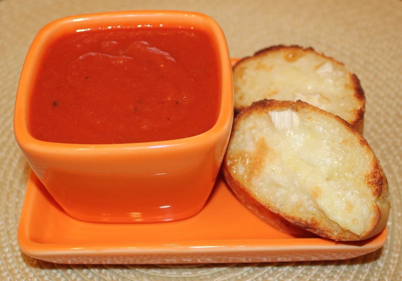 Tomatensuppe aus dem Ofen