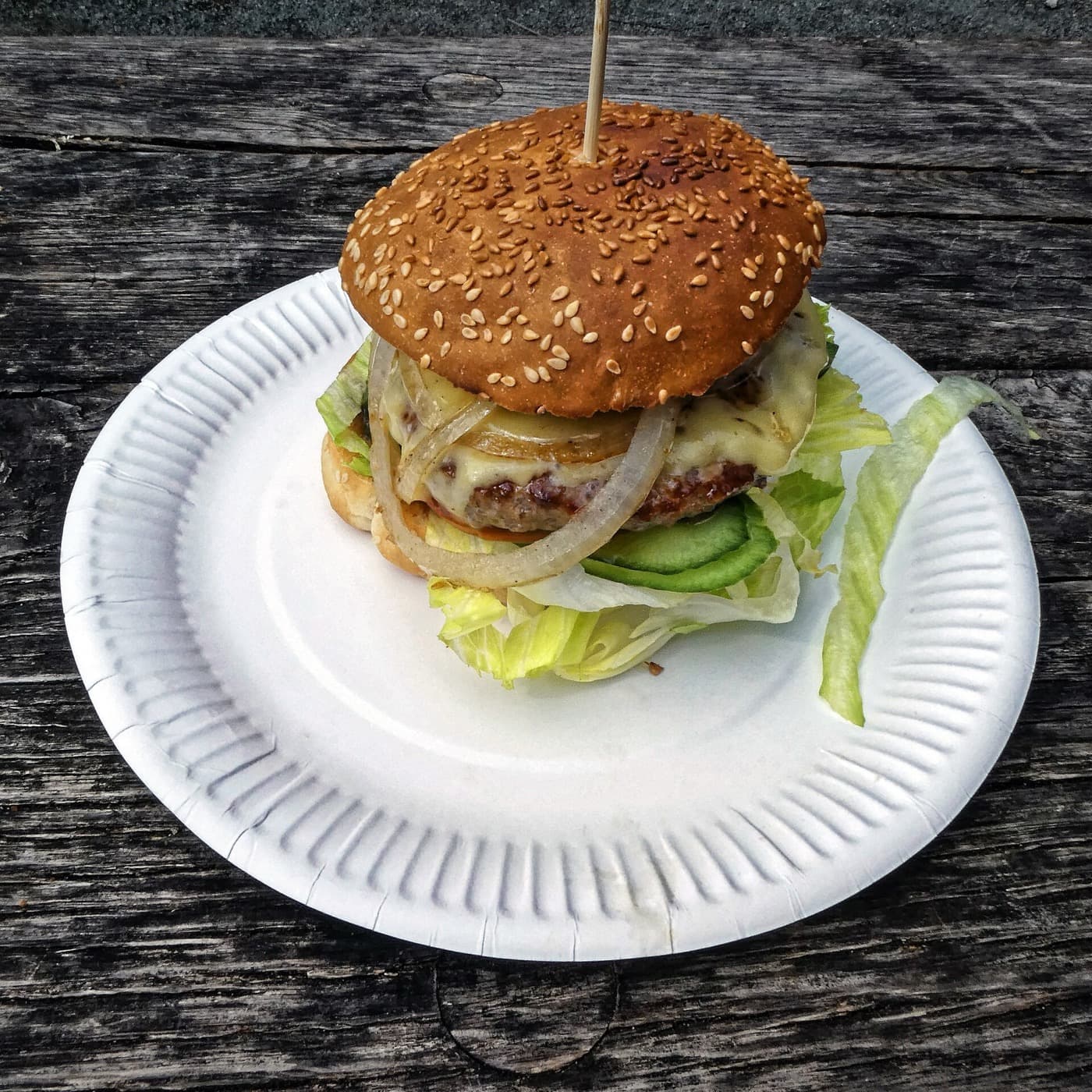 Burger mit selbst gemachtem Patty