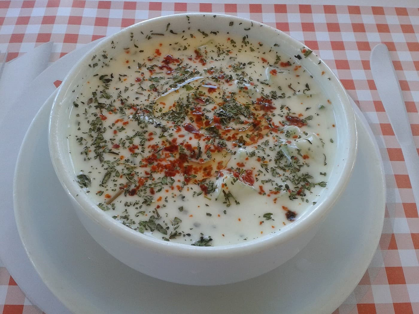 Cacık, Joghurt mit Gurke