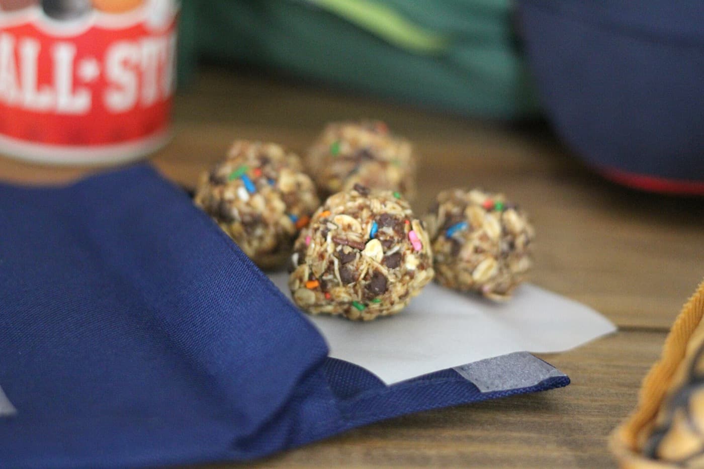 Energy Balls mit Datteln und Kakao