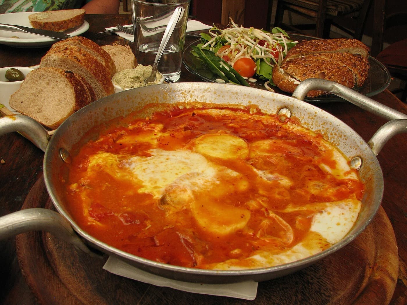 Shakshuka mit Paprika und Feta